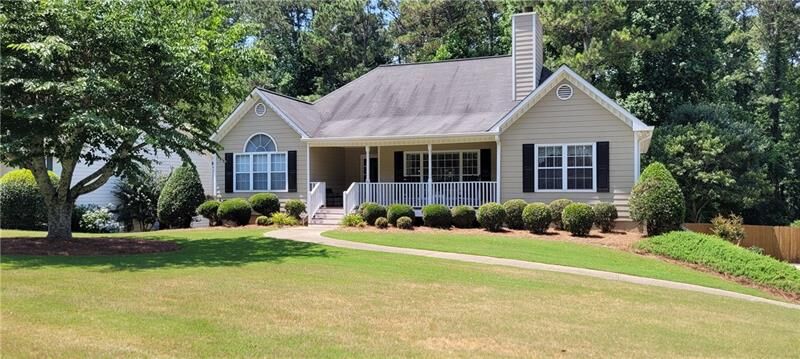 Property Photo: 6257 Cheatham Lake Drive NW GA 30101
