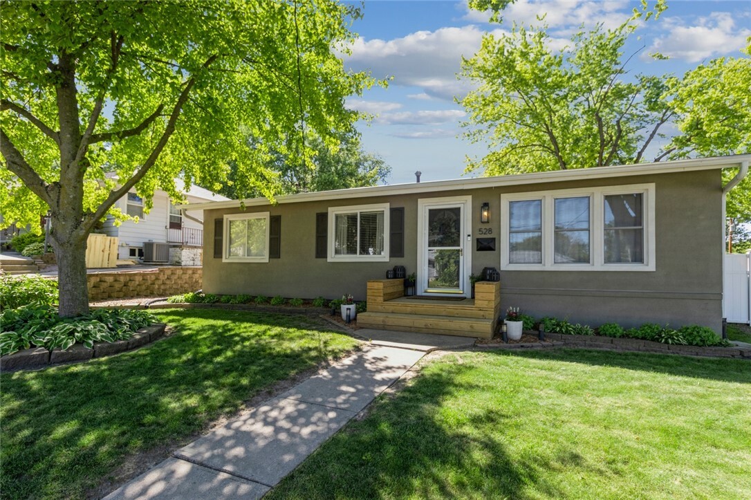 528 24th Street  West Des Moines IA 50265 photo