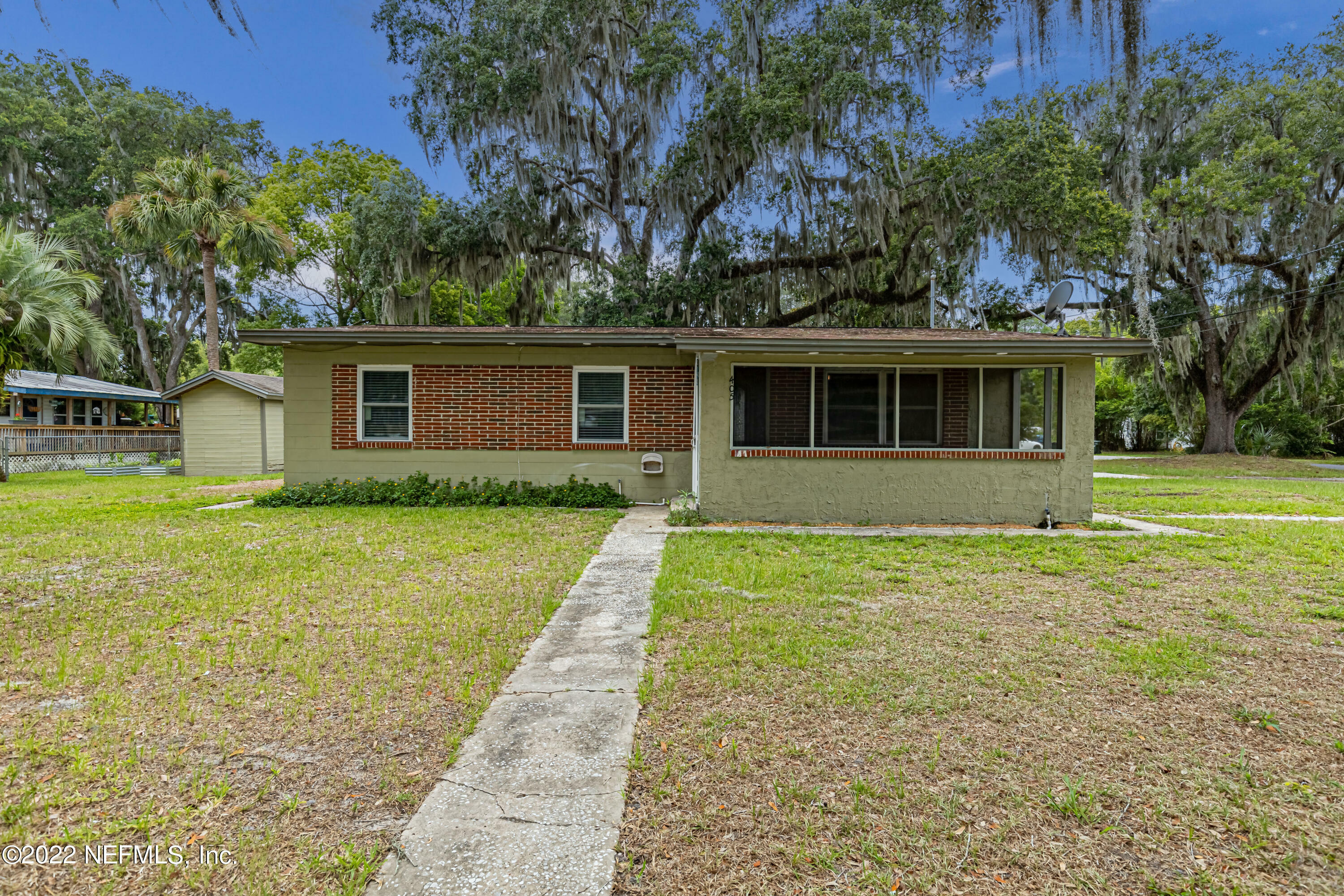 Property Photo:  405 S Pine Avenue  FL 32043 