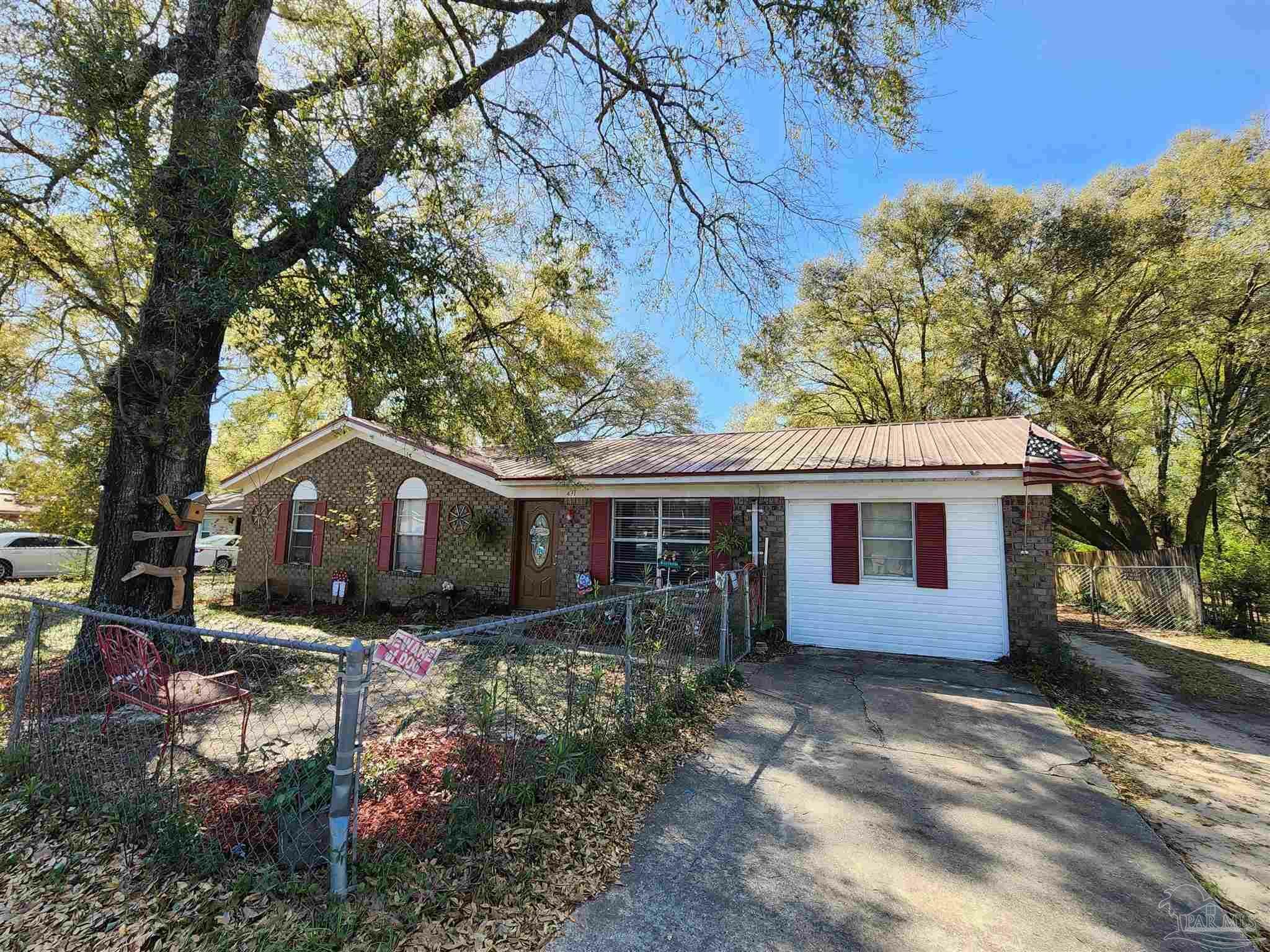 Property Photo:  431 E Ten Mile Rd  FL 32534 