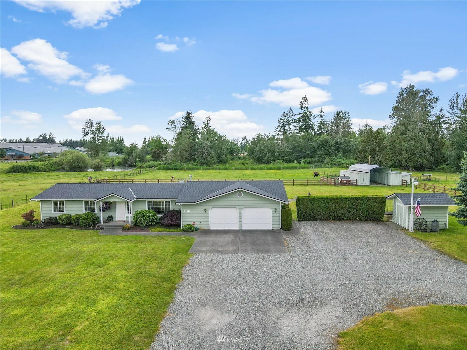 Property Photo:  21918 112th Avenue E  WA 98338 