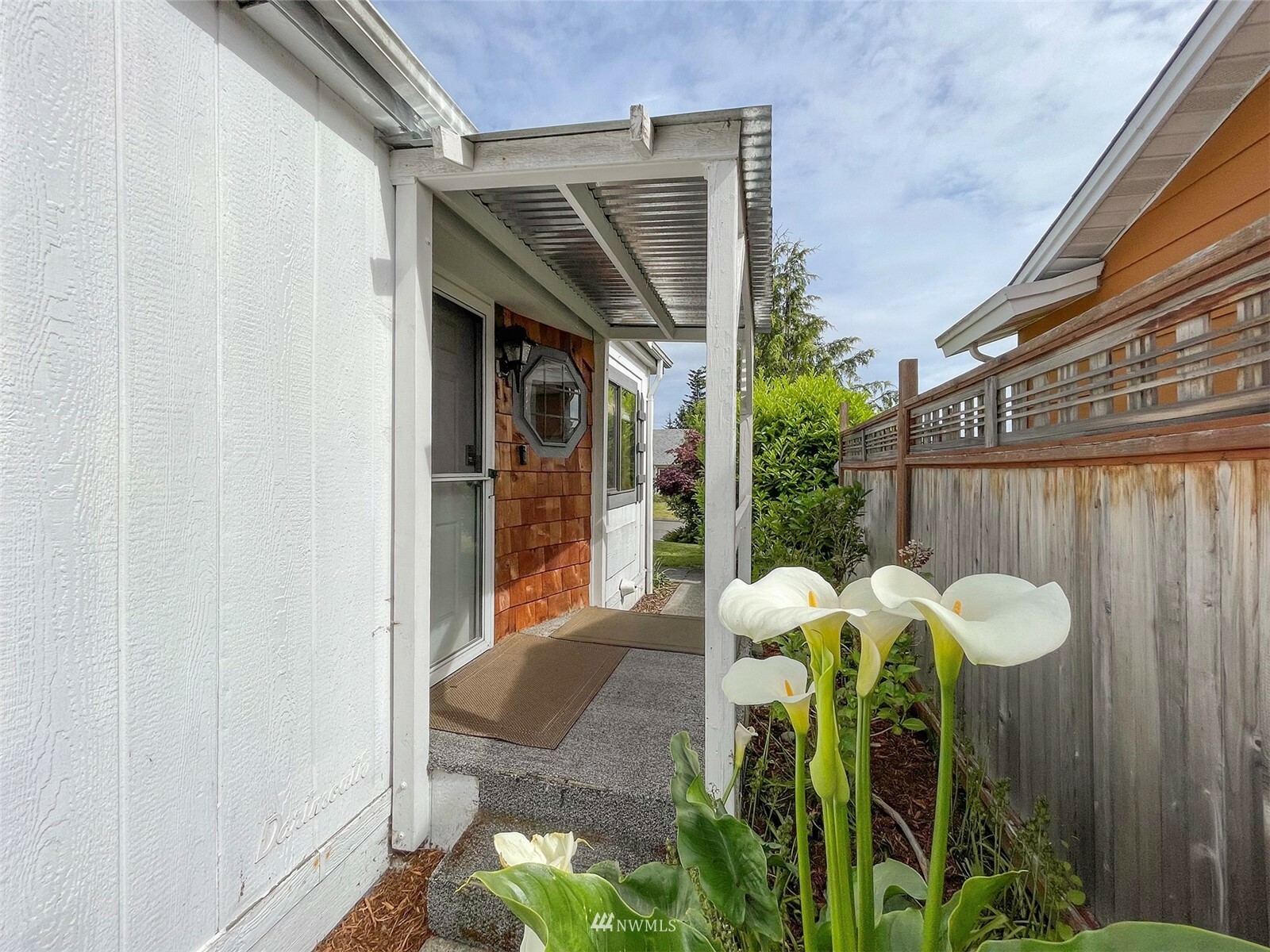 Property Photo:  230 W Dolan Avenue  WA 98362 