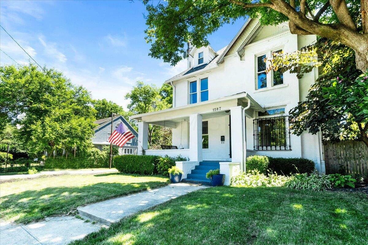 Property Photo: 1587 E Long Street OH 43203