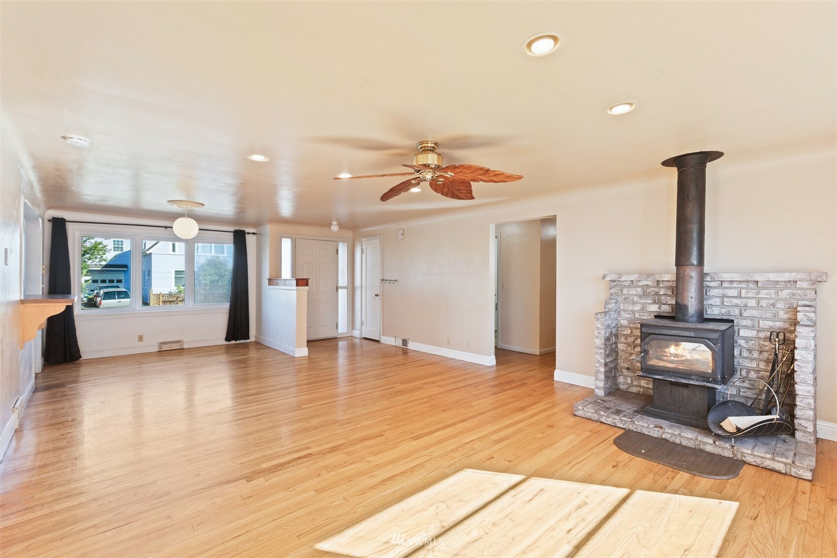 Property Photo: 1020 S. Laurel Street WA 98362