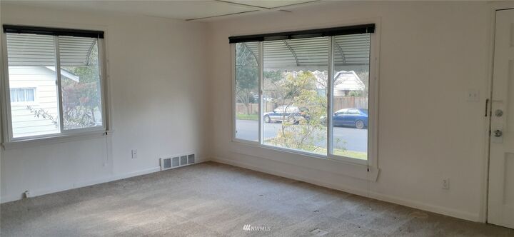 Property Photo: 5708 40th Avenue NE WA 98105