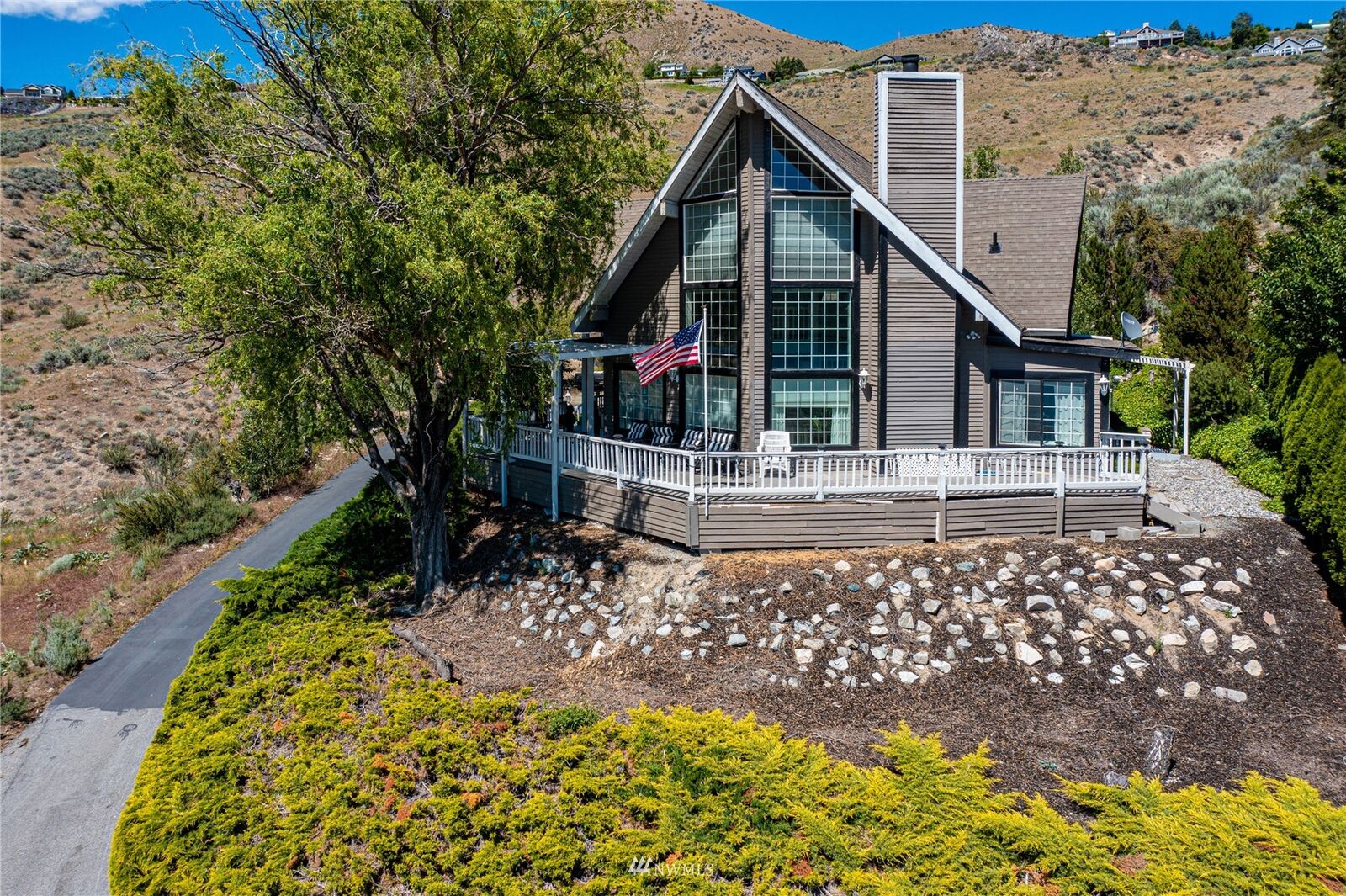 Property Photo:  115 Eldorado Place  WA 98816 