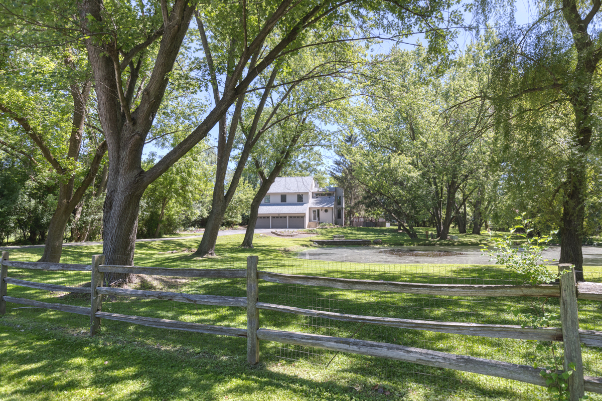 Property Photo:  26231 N Willow Road  IL 60010 