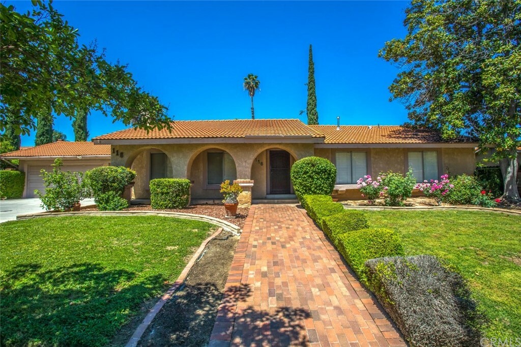 Property Photo:  116 Chisholm  CA 92373 