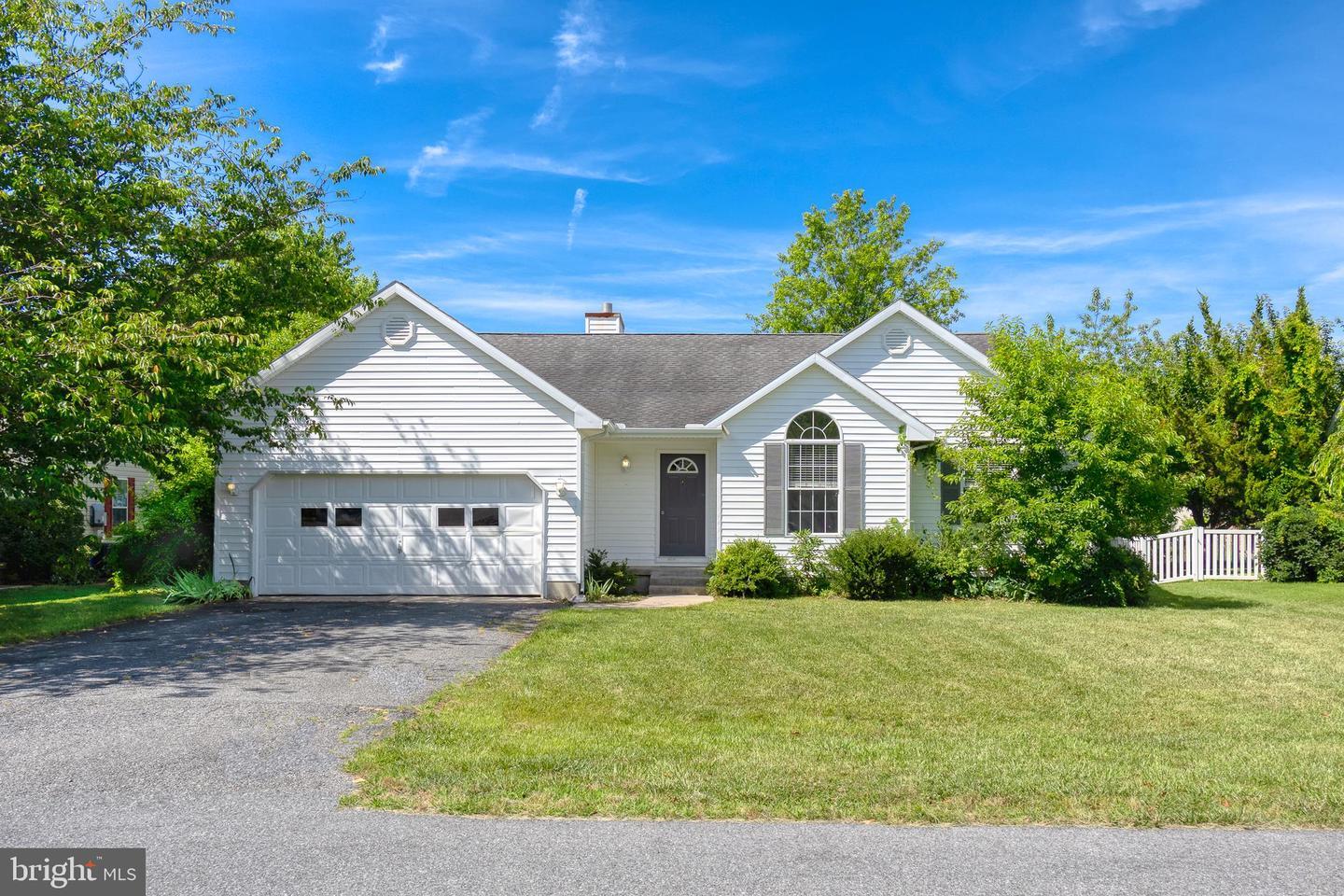 Property Photo: 29 Bryn Mawr Drive DE 19971
