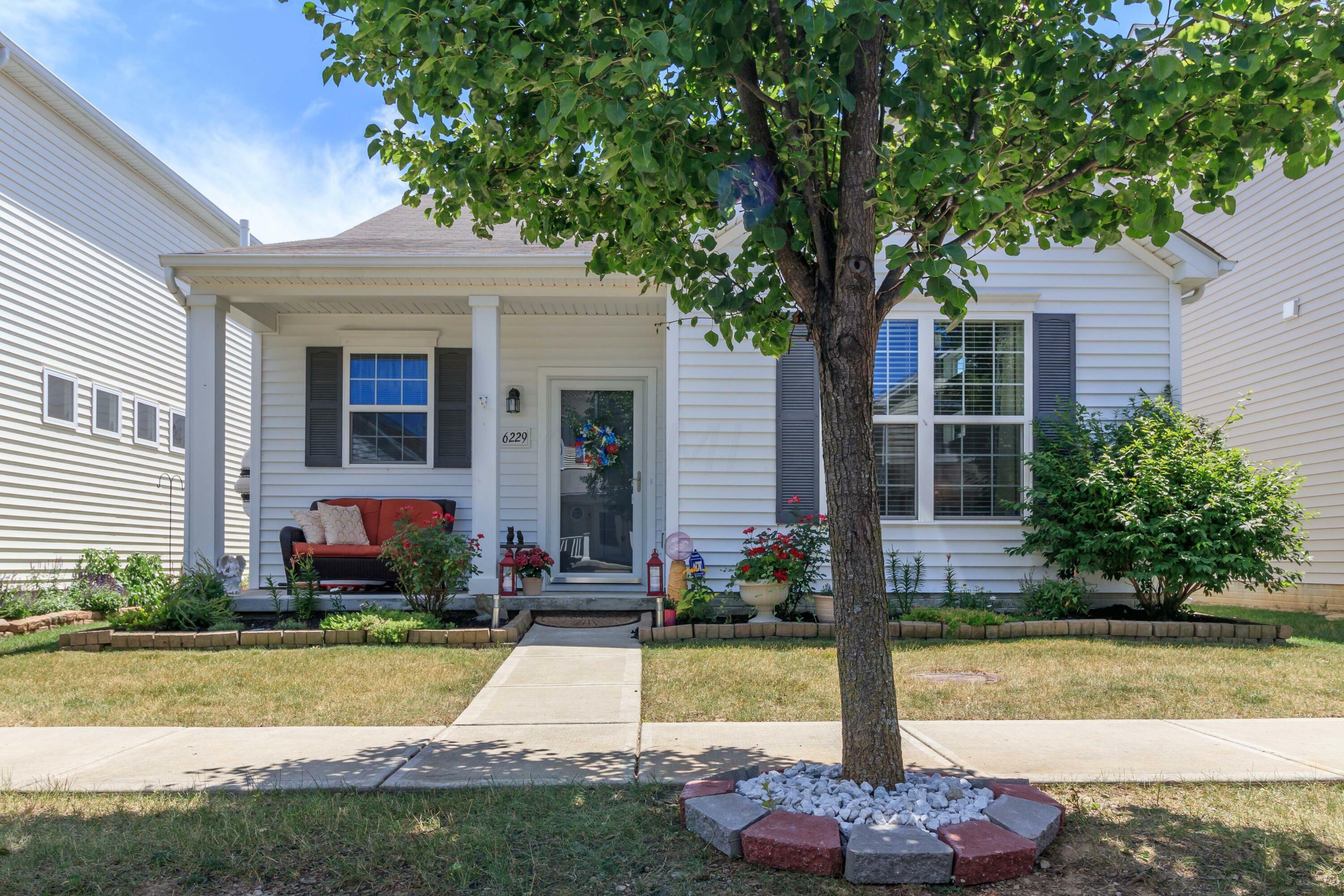 Property Photo: 6229 Broad Stripes Avenue OH 43119