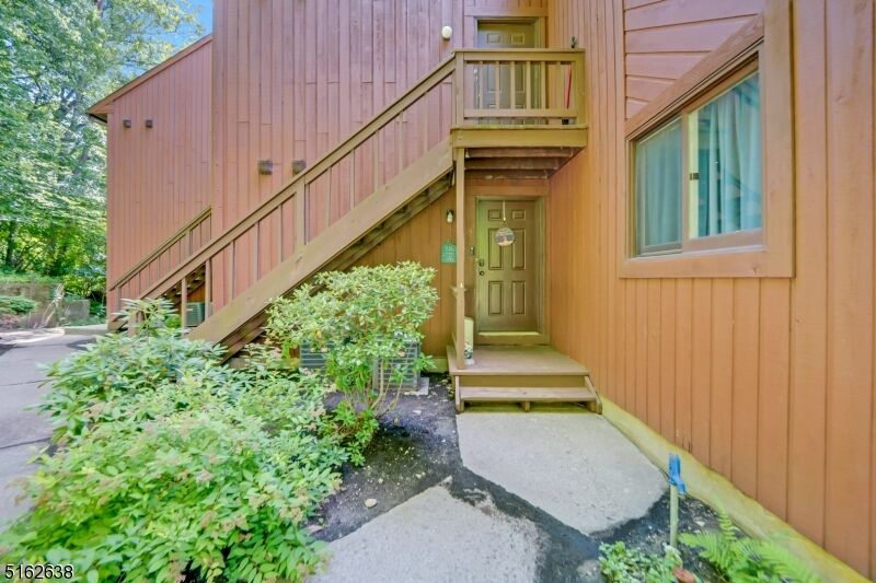 Property Photo:  5 Eagles Nest Dr 5  NJ 07462 