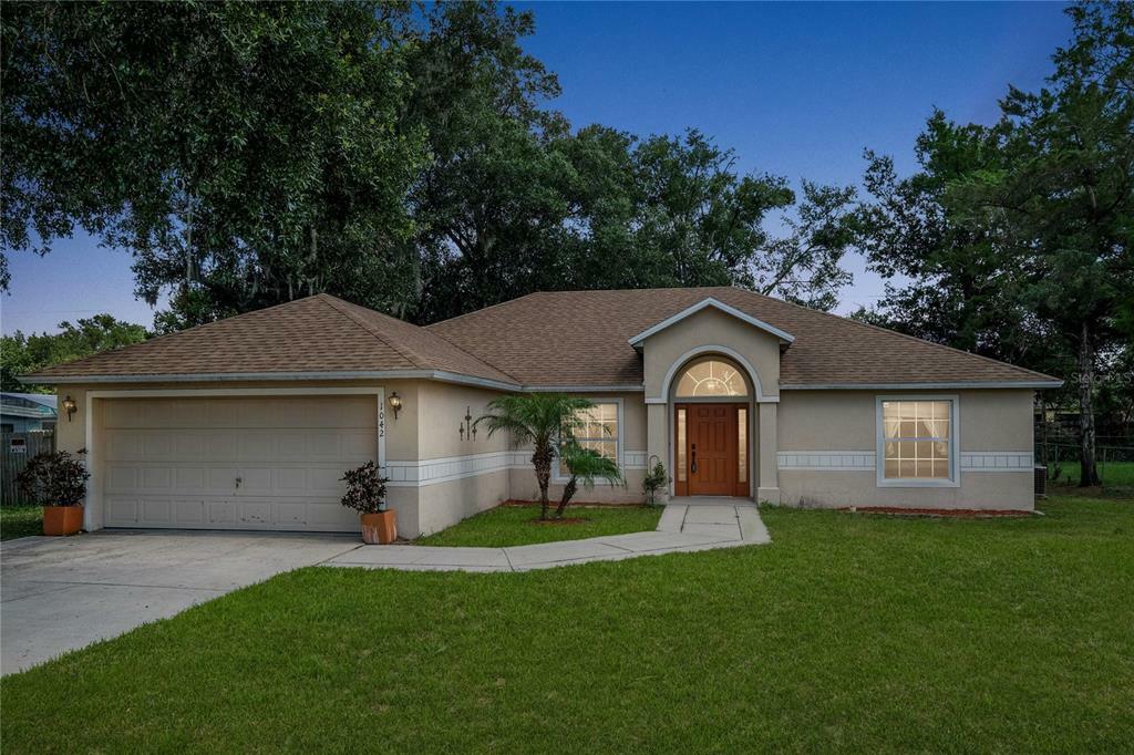 Property Photo: 1042 Falcon Street FL 32725
