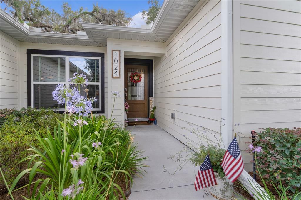 Property Photo:  1024 Barwick Street  FL 34785 