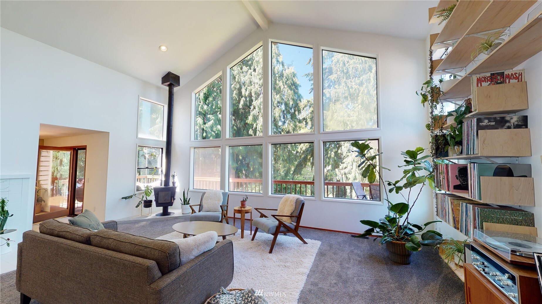 Property Photo: 19514 Ridgewood Drive WA 98274