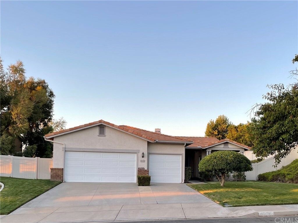 Property Photo: 41824 Via Vasquez CA 92592