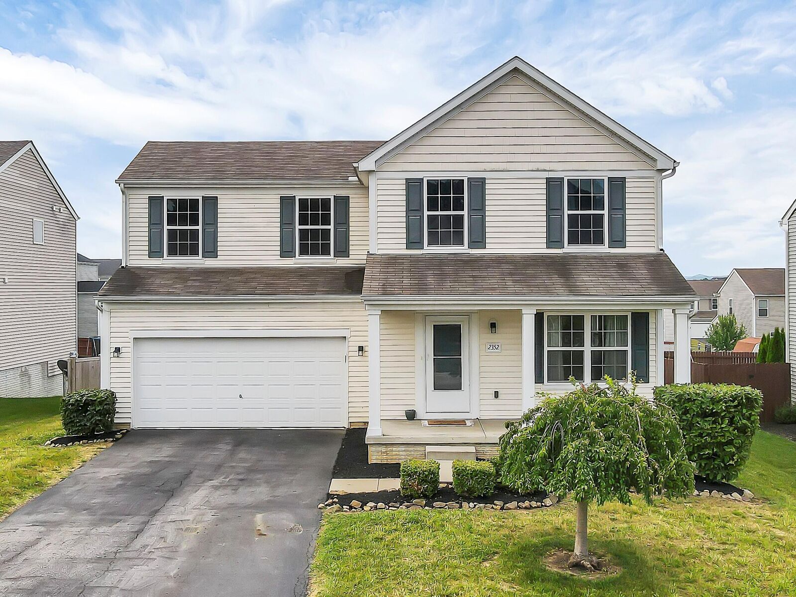 Property Photo:  2352 Zachariah Drive  OH 43130 