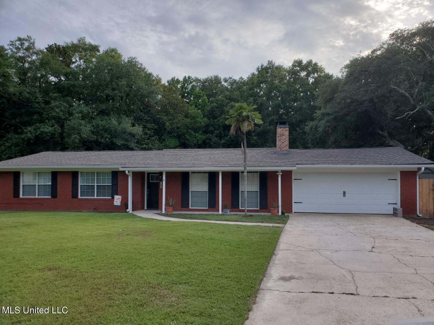 Property Photo: 1409 Seacliffe Drive MS 39553
