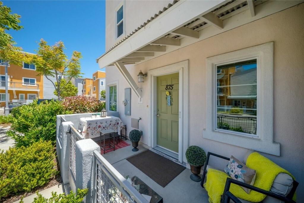 Property Photo:  875 Humbert Ave  CA 93401 