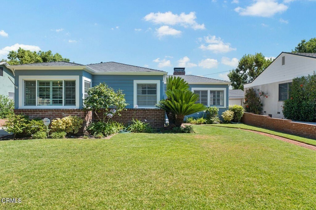 Property Photo: 2210 E Dudley Street CA 91104