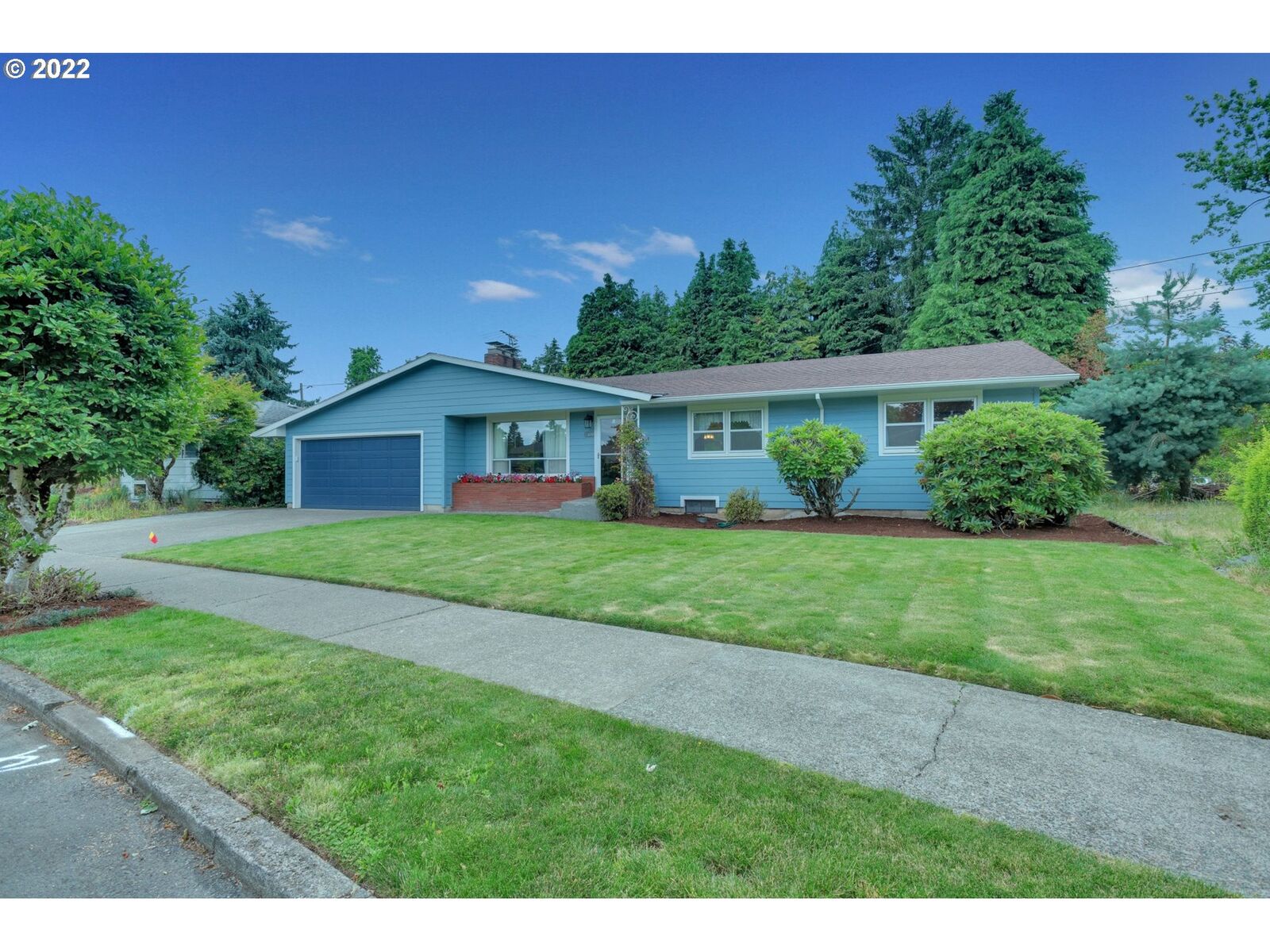 Property Photo:  11409 SE Ash Ct  OR 97216 