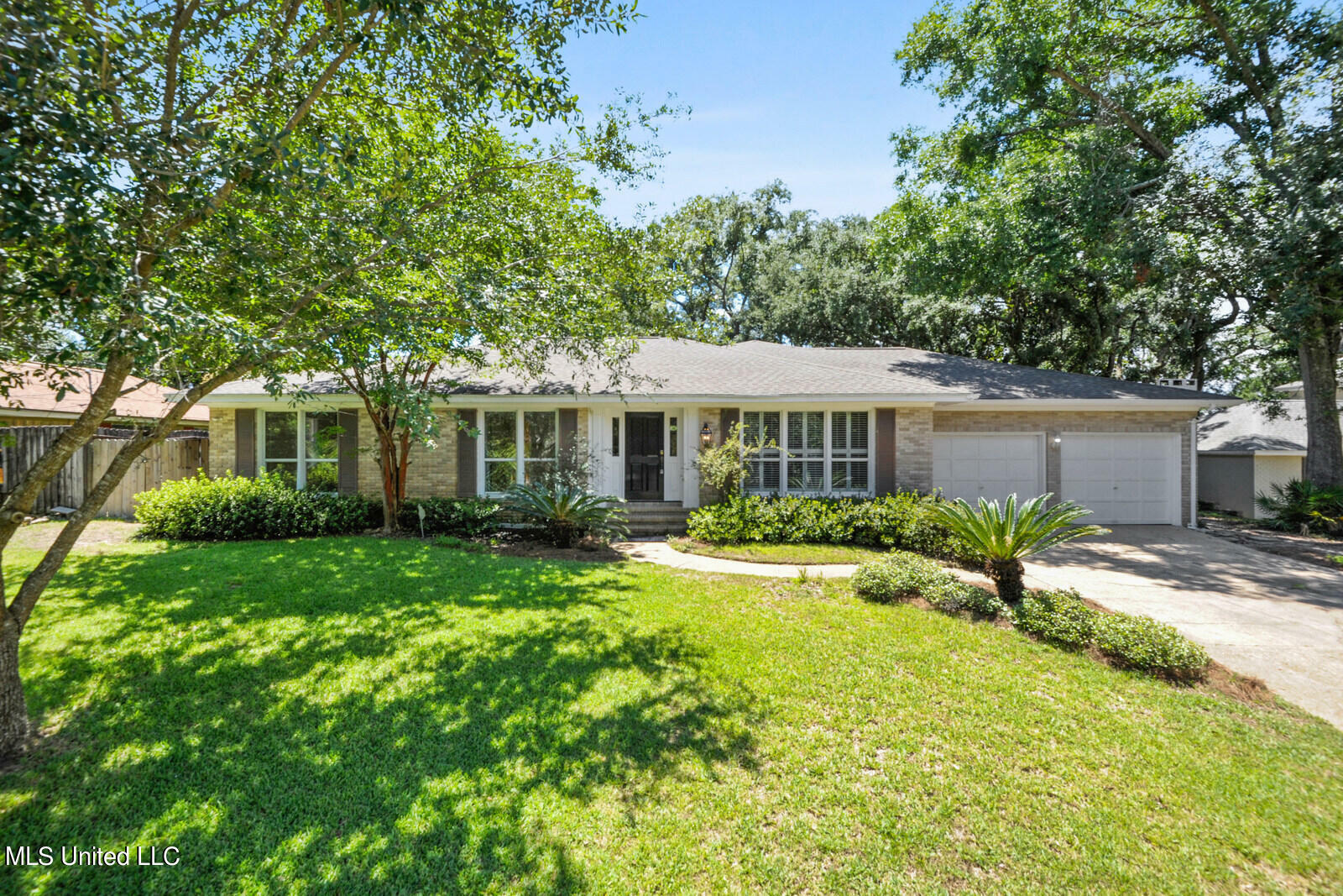 Property Photo:  357 Lakeview Boulevard  MS 39531 