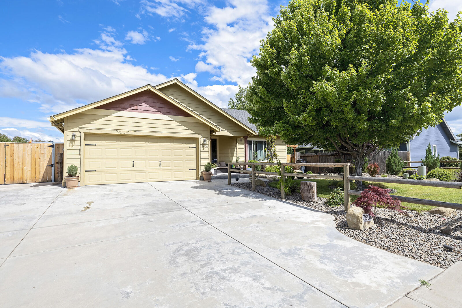Property Photo: 7908 Wilson Way OR 97503