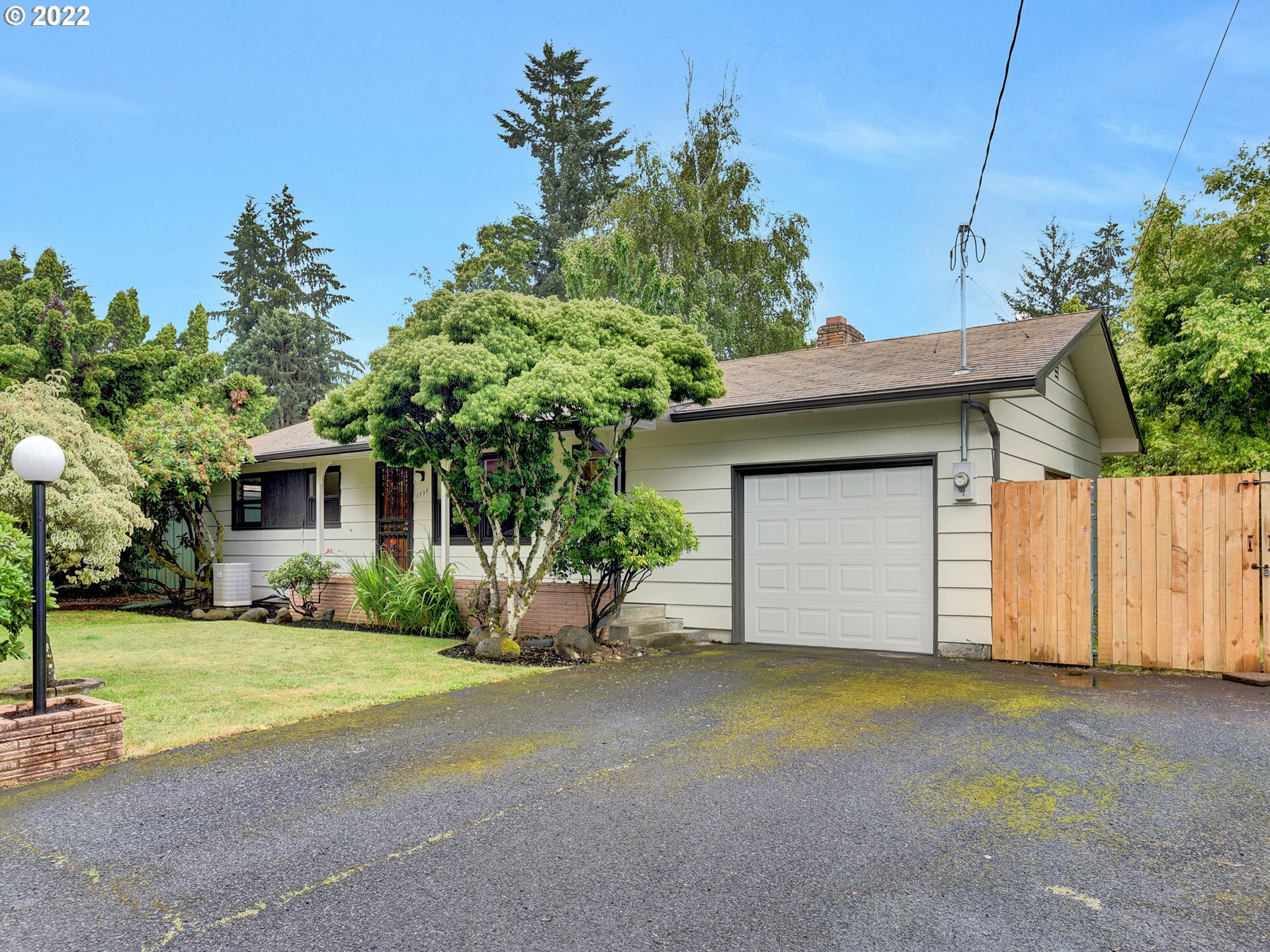 Property Photo:  1737 NE 144th Ave  OR 97230 