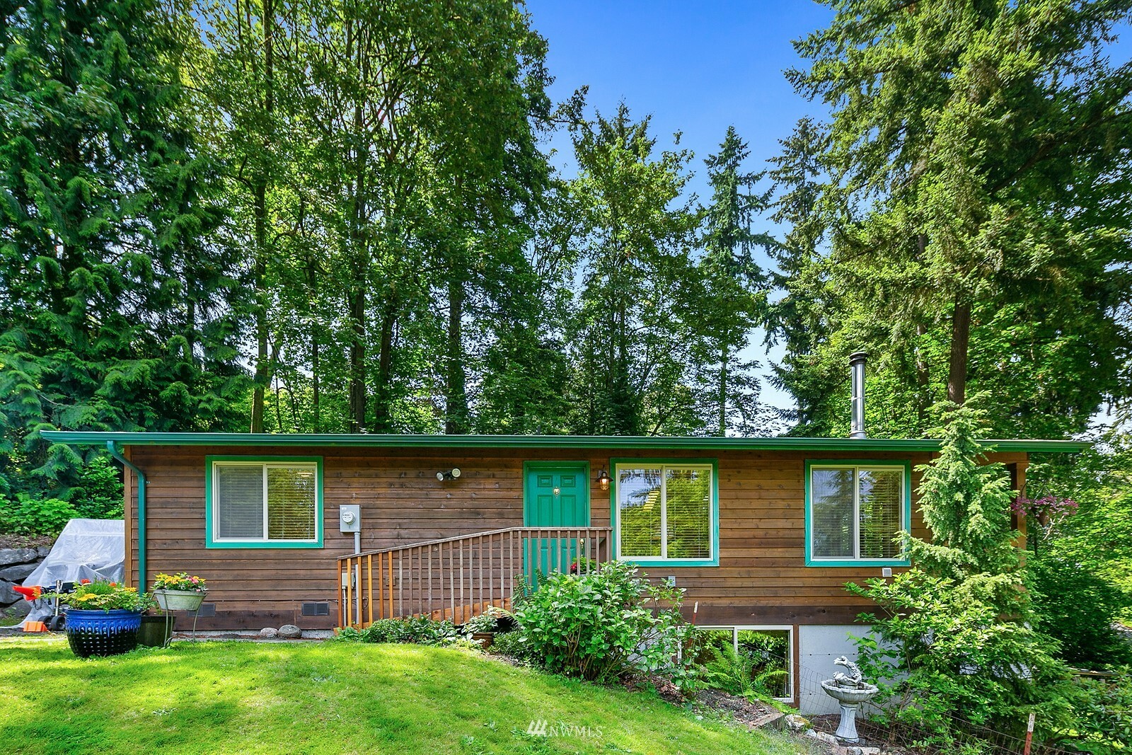 Property Photo:  7502 114th Avenue SE  WA 98056 