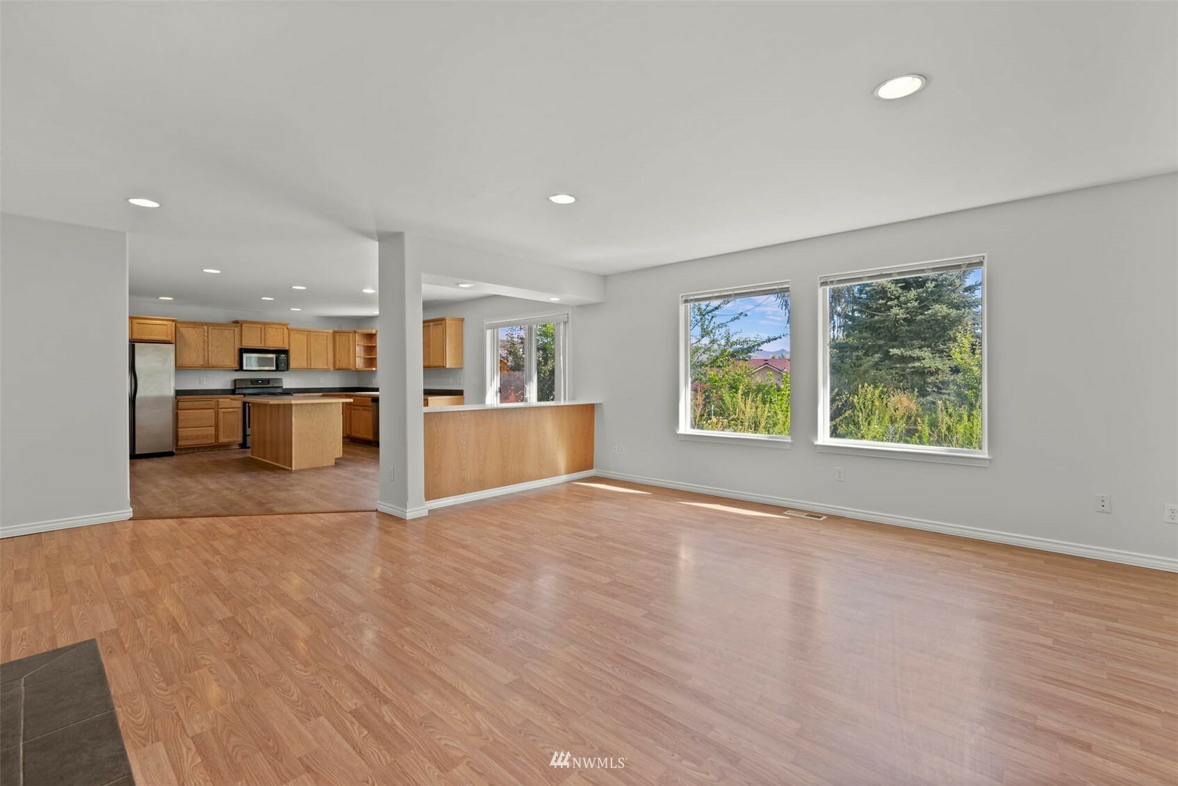 Property Photo:  601 Eisenhower Drive  WA 98801 