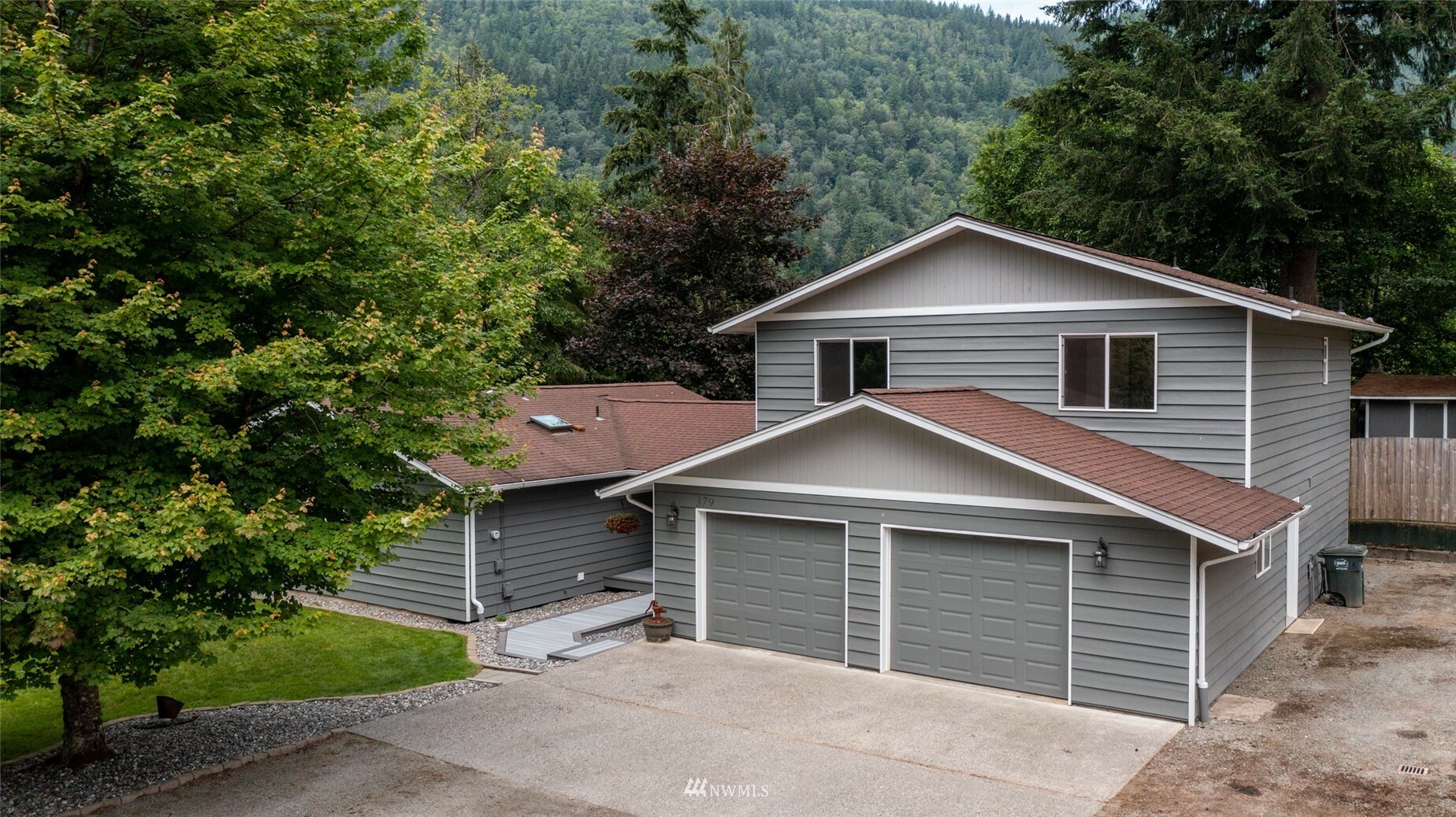 Property Photo:  379 Echo Lane  WA 98284 