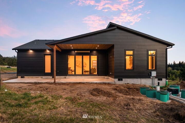 Property Photo:  1410 Cloverdale Road  WA 98625 