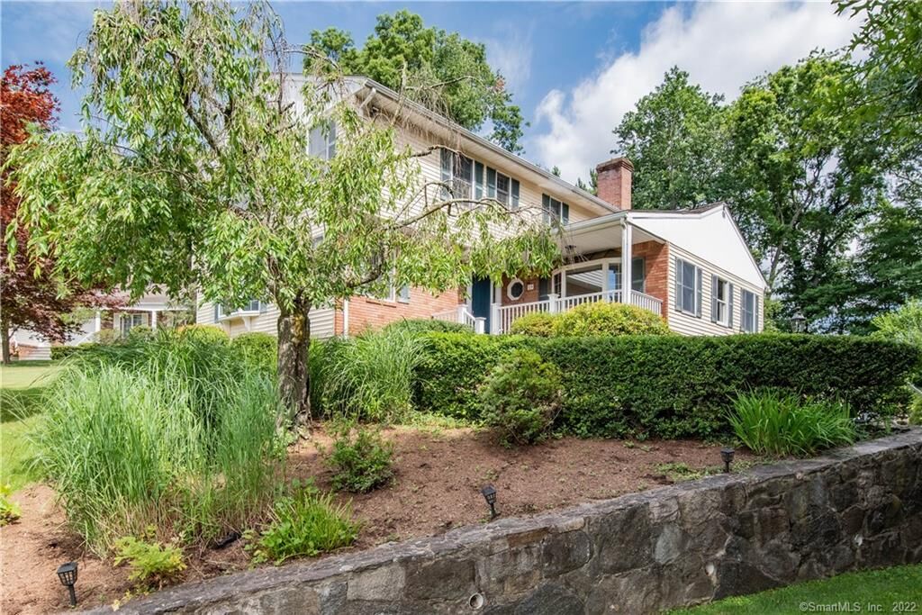 Property Photo:  19 Westwood Place  CT 06902 