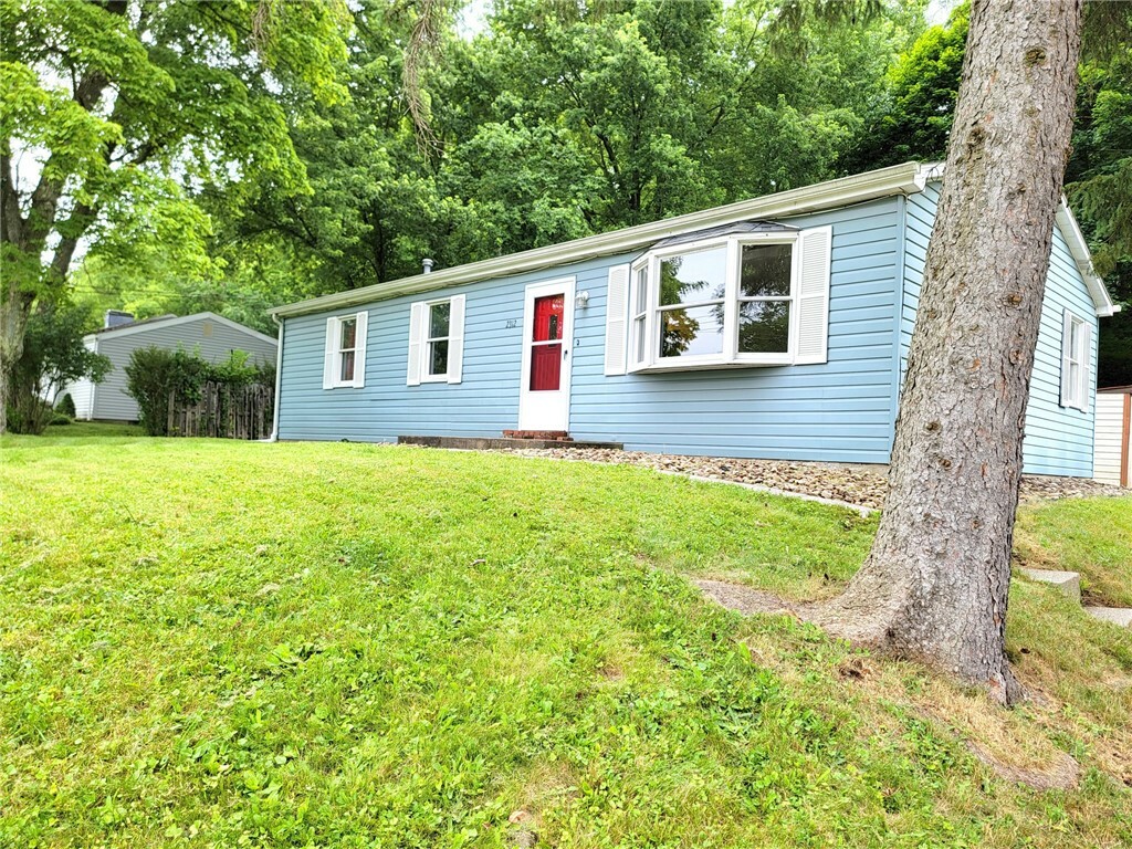 Property Photo:  2312 Linwood Dr  PA 15101 