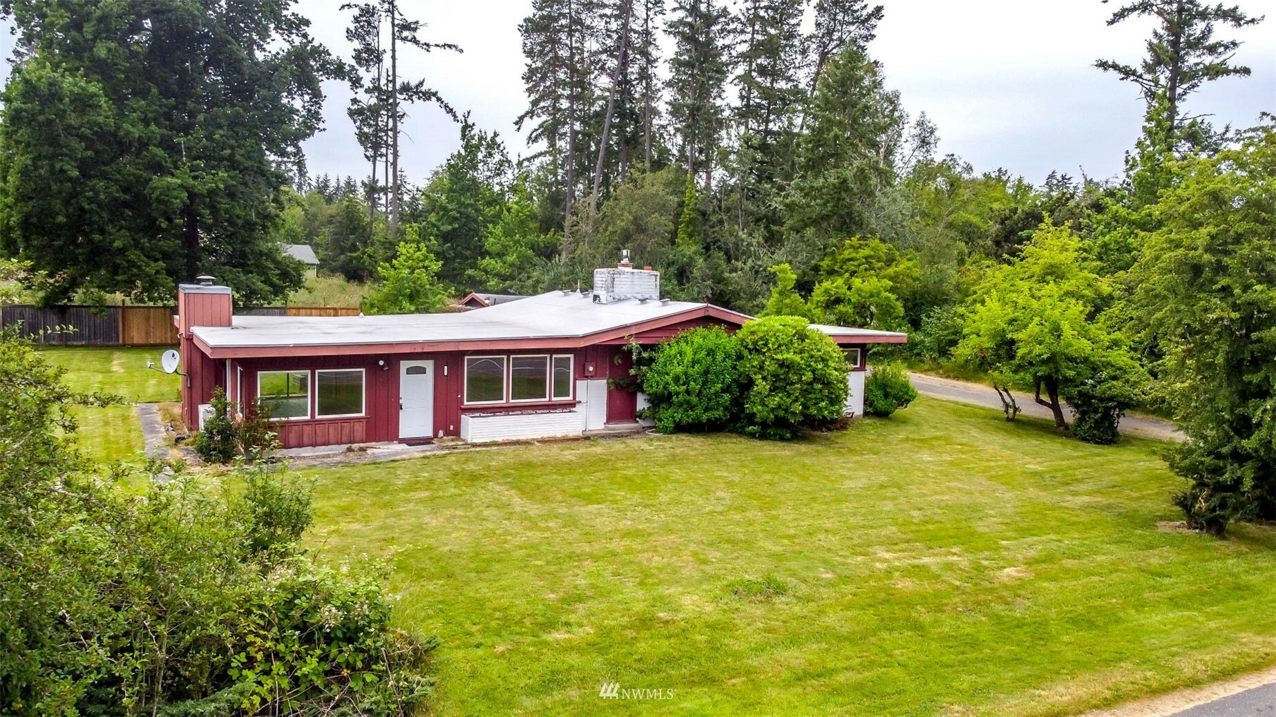 Property Photo:  802 3rd Street  WA 98388 