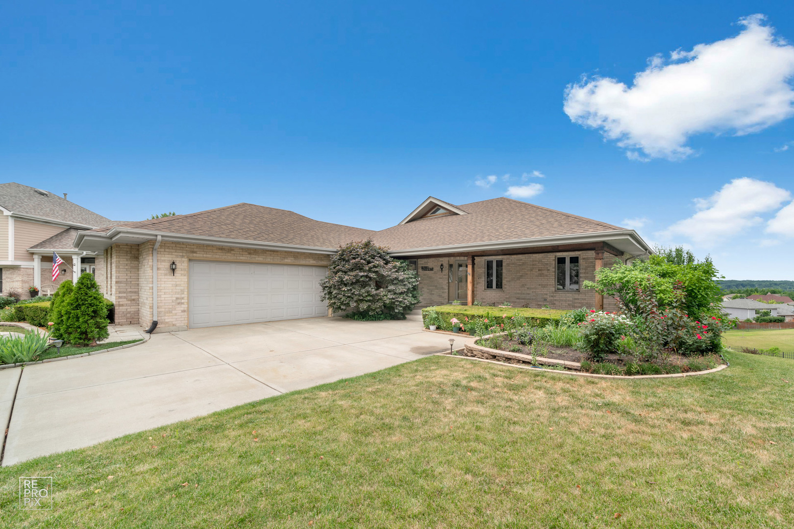 Property Photo:  5 Wheeler Court  IL 60439 