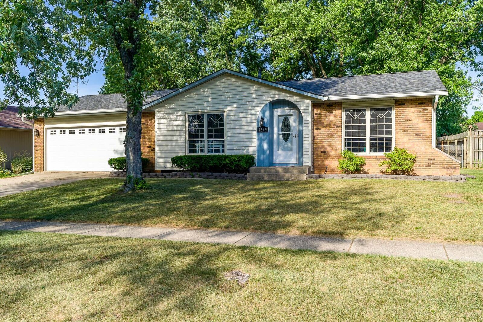 Property Photo: 4349 Blackberry Knoll Drive IL 61111