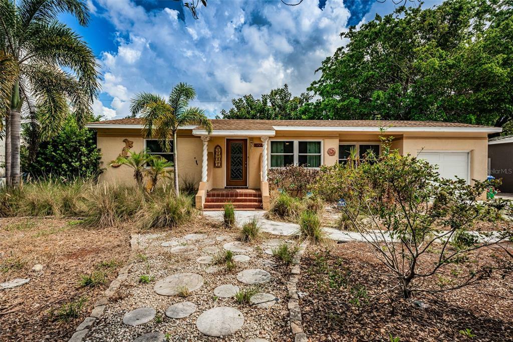 Property Photo:  4551 Yardley Avenue N  FL 33713 