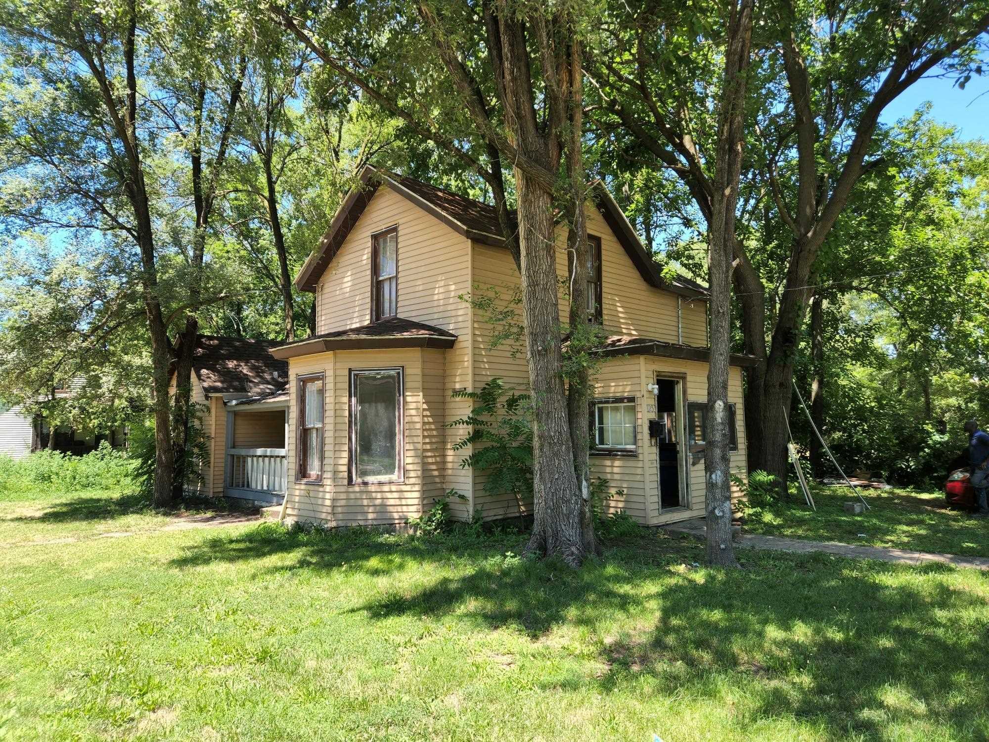 Property Photo:  1125 8th Street  IL 61104 