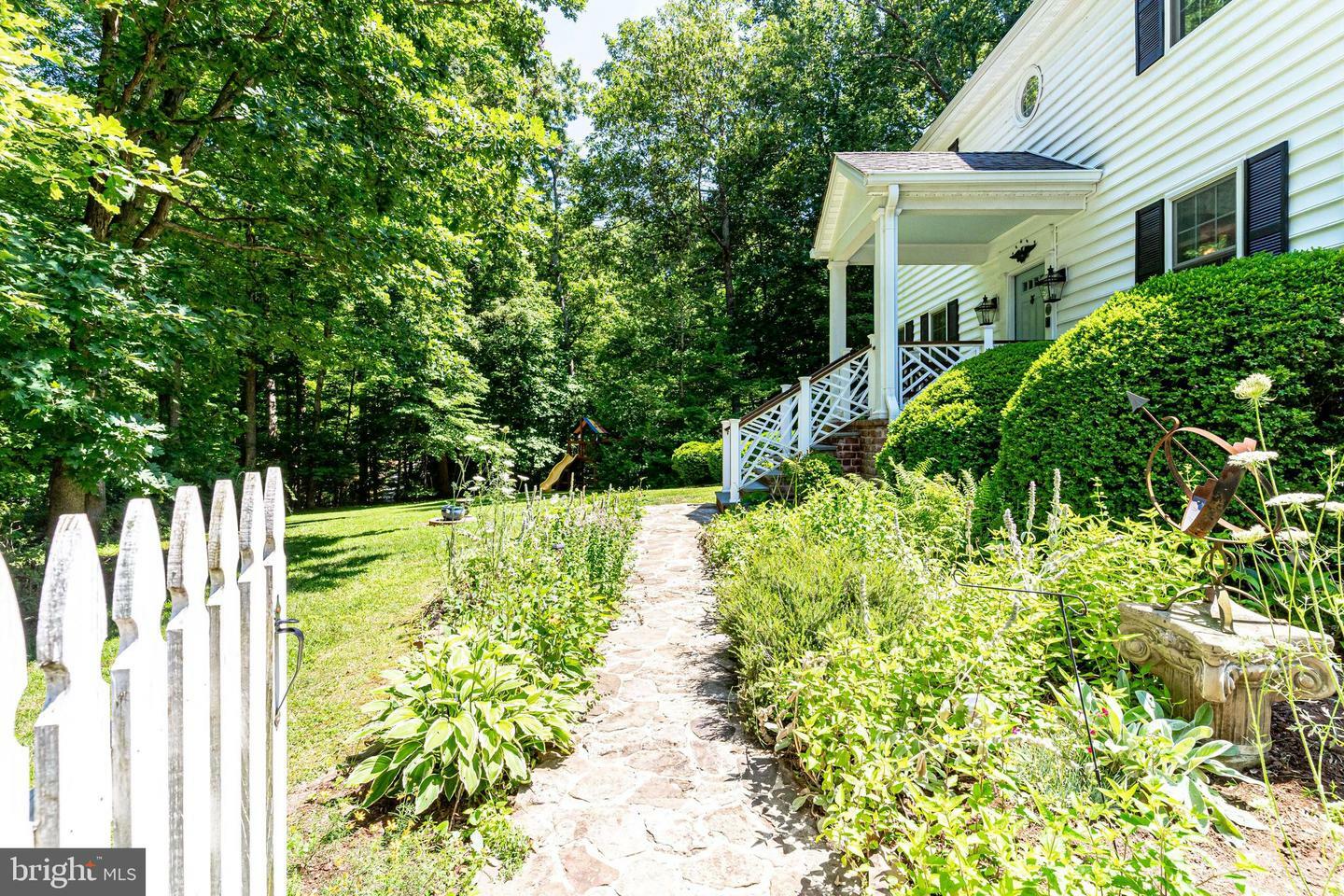 Property Photo: 4542 Forest Drive VA 22030