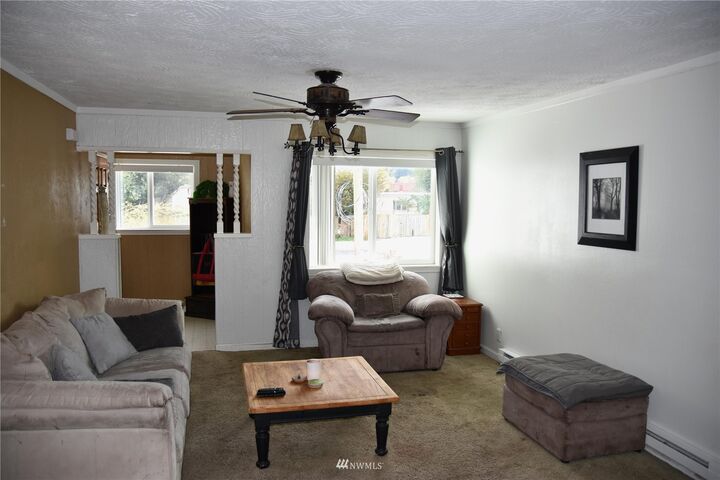 Property Photo:  109 N Maple Street  WA 98626 