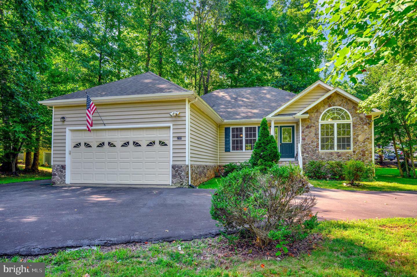 Property Photo:  200 Stratford Circle  VA 22508 