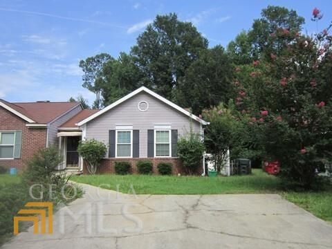 Property Photo:  207 Johns Court  GA 31210 
