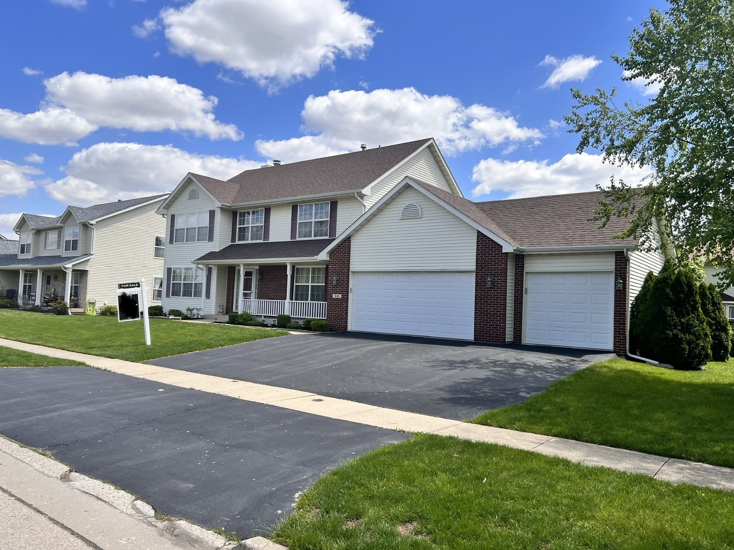 Property Photo:  891 Bradley Lane  IL 61008 