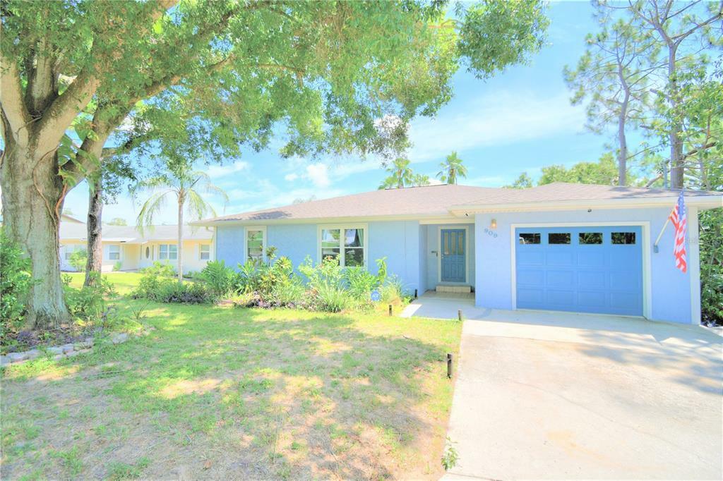 Property Photo:  909 Valentina Drive  FL 33838 