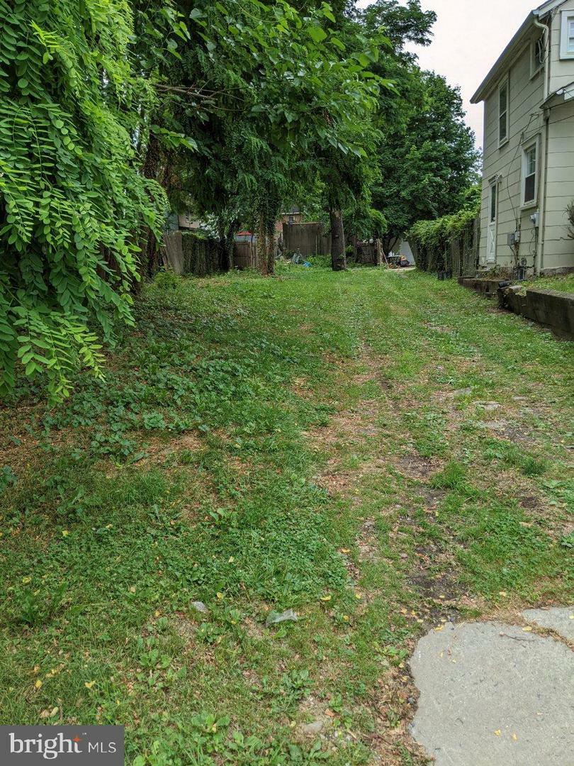 Property Photo:  39 S Eastfield Avenue  NJ 08618 