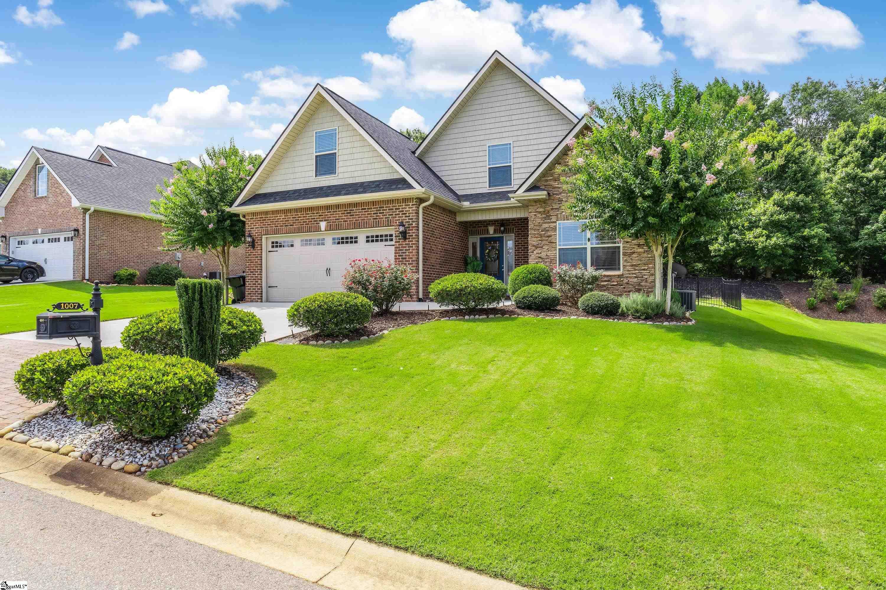 Property Photo: 1007 Tuscany Drive SC 29621