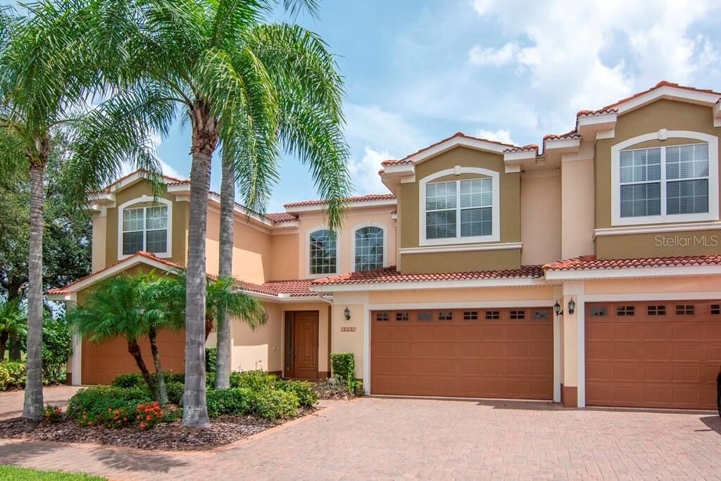 Property Photo:  4045 Courtside Way  FL 33618 