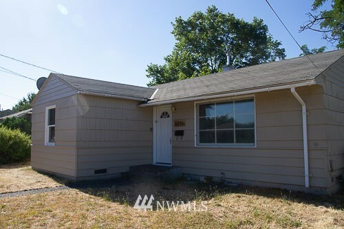 Property Photo:  1246 Francis Avenue  WA 99362 