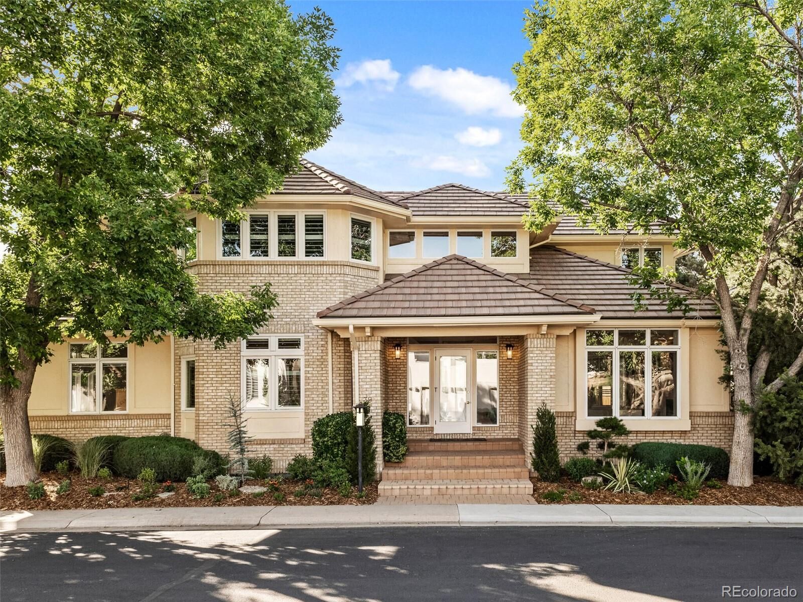 Property Photo: 400 S Steele Street 39 CO 80209