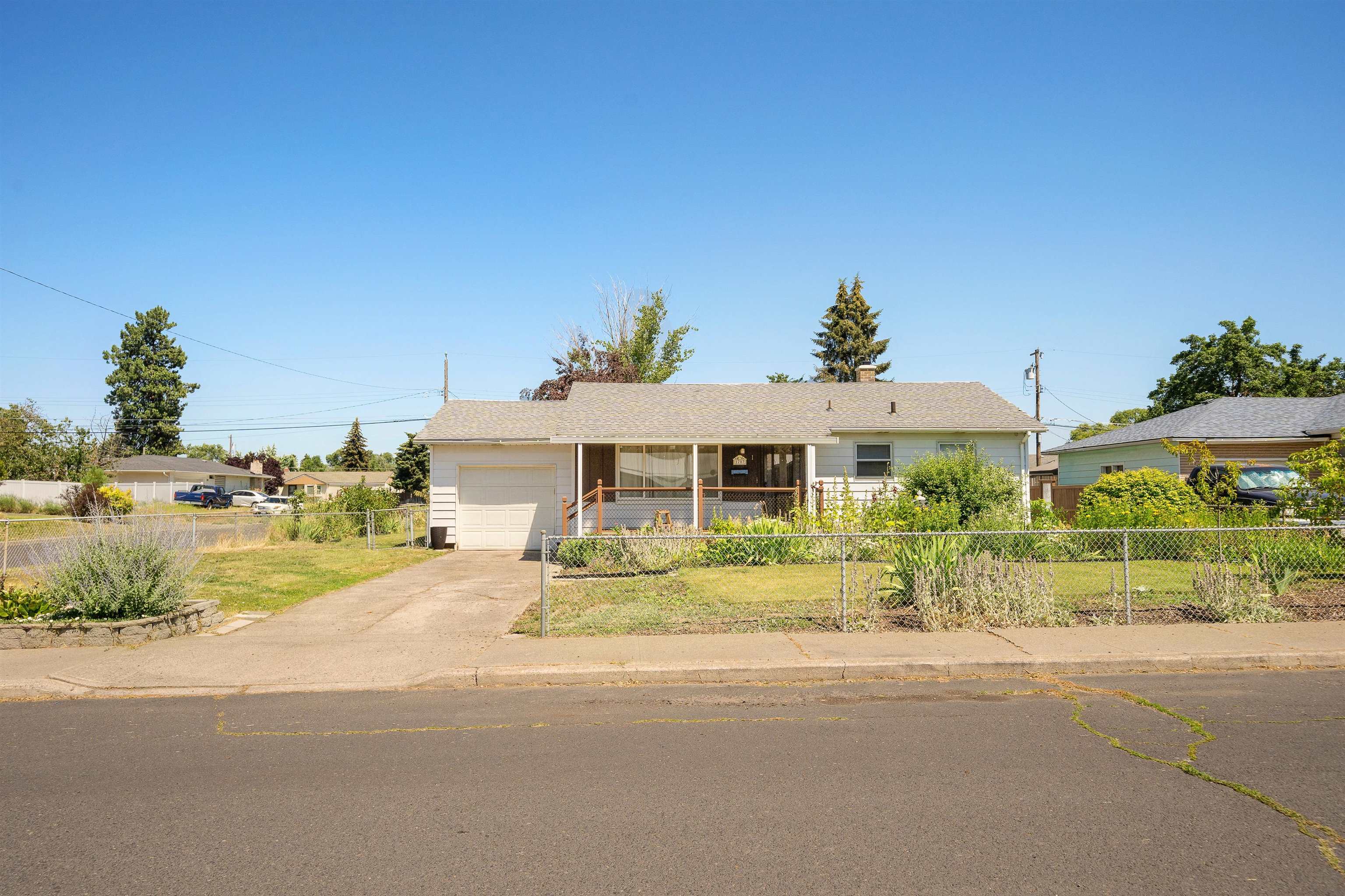 Property Photo:  1707 E Nebraska St  WA 99208 